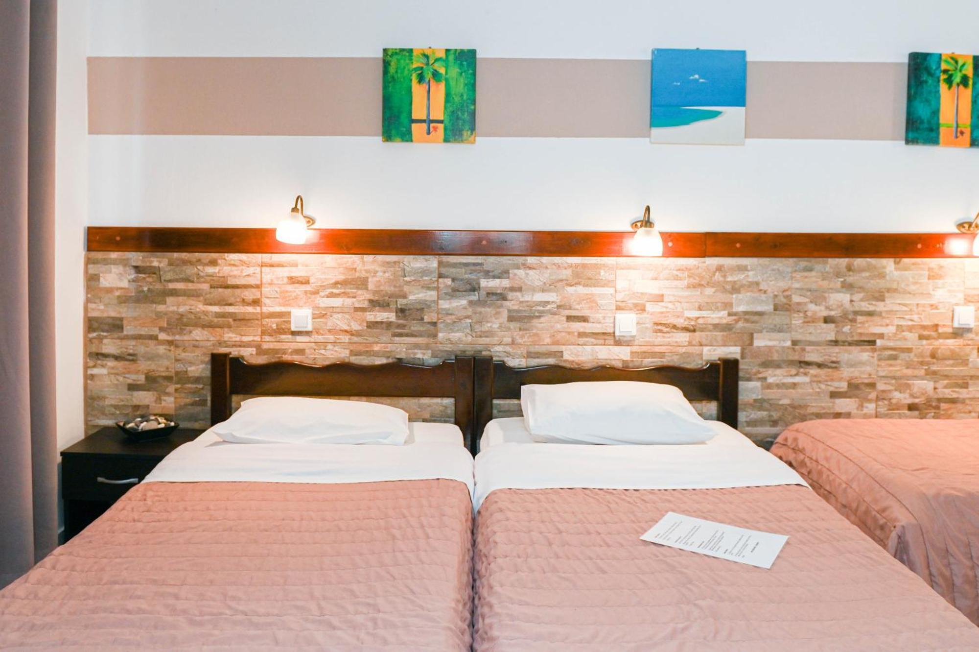 นาร์คิสซอสโฮเต็ล Hotel คามารี ภายนอก รูปภาพ
