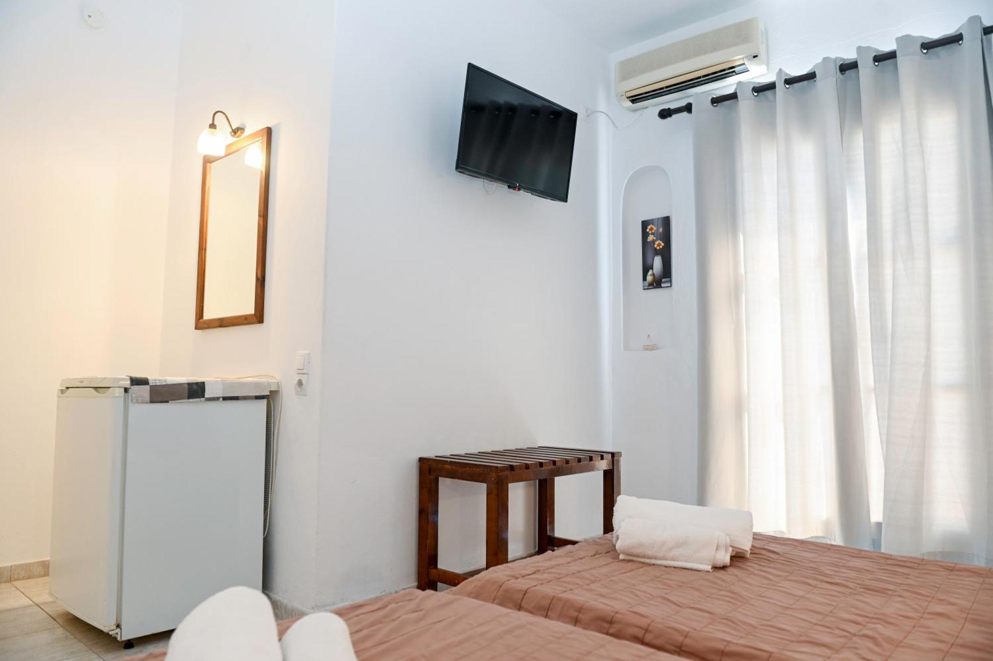 นาร์คิสซอสโฮเต็ล Hotel คามารี ภายนอก รูปภาพ
