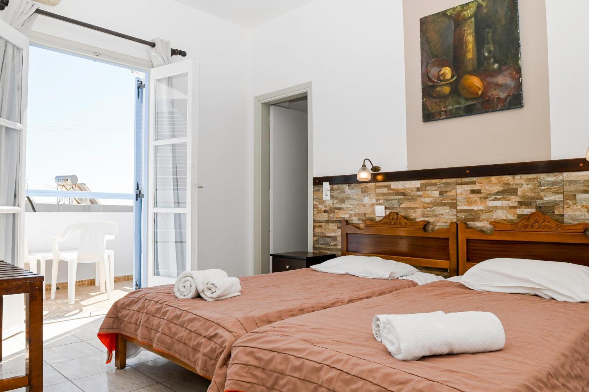 นาร์คิสซอสโฮเต็ล Hotel คามารี ภายนอก รูปภาพ