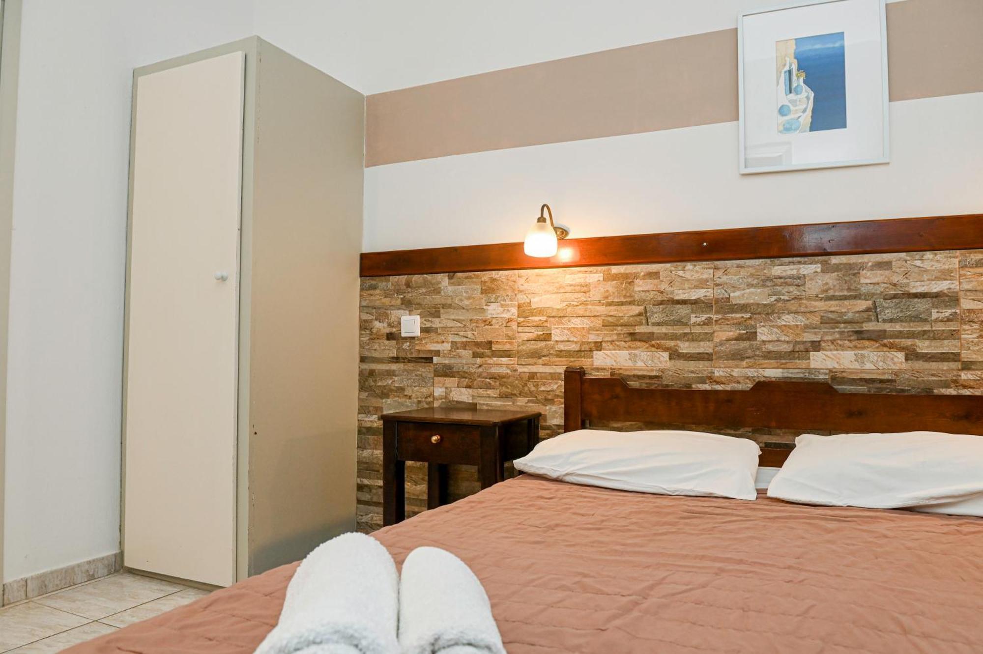นาร์คิสซอสโฮเต็ล Hotel คามารี ภายนอก รูปภาพ