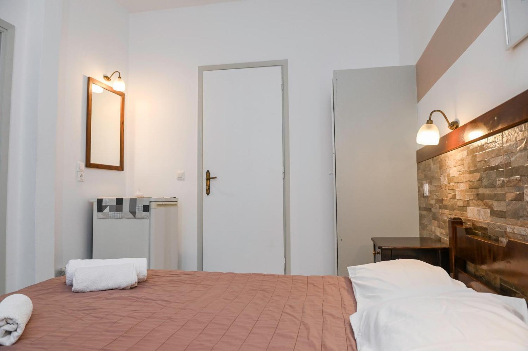 นาร์คิสซอสโฮเต็ล Hotel คามารี ภายนอก รูปภาพ